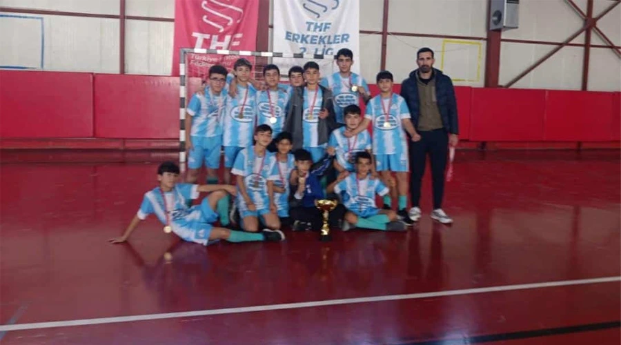 Edremit Erdemkent Ortaokulu, Hentbolda İl Şampiyonu Oldu!