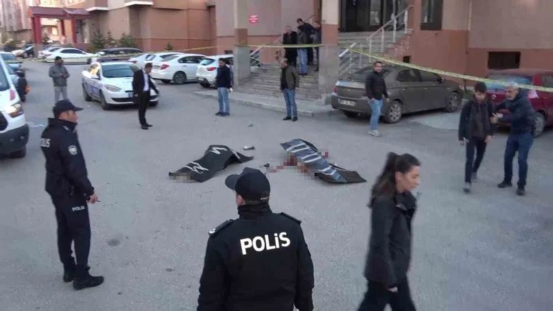 Önce kadını öldürdü sonra intihar etti
