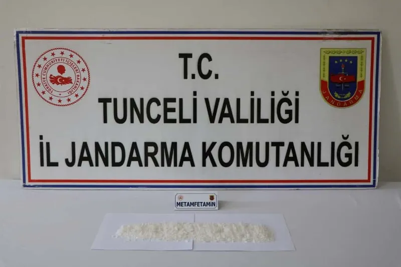 Tunceli’de metamfetamin operasyonu: 3 bin içimlik uyuşturucu ele geçirildi
