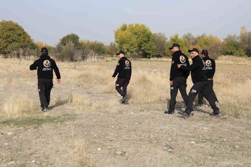 Elazığ’da kayıp çocuğu 250 kişilik ekip arıyor
