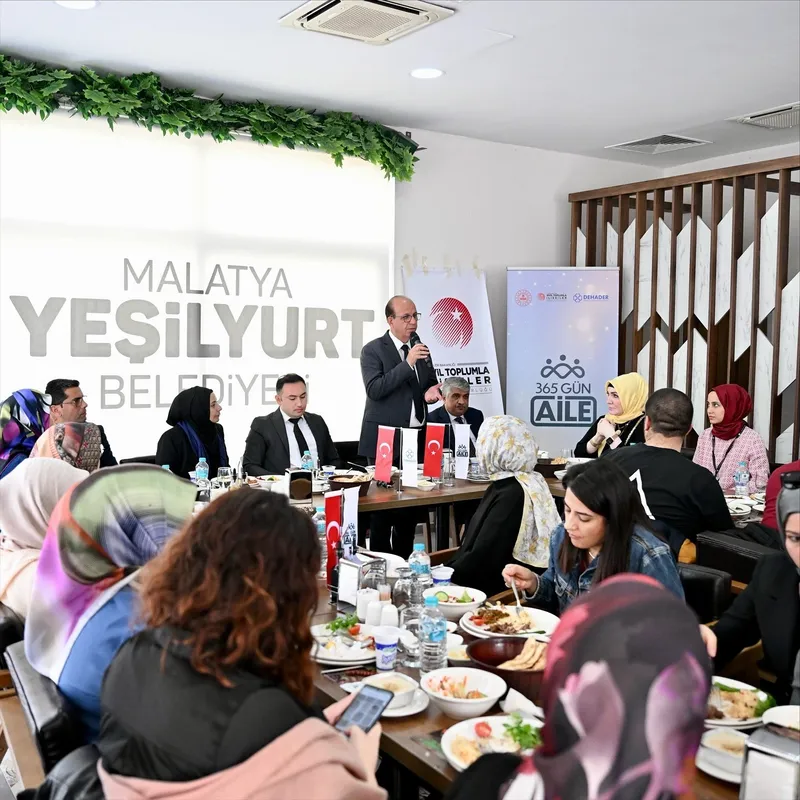 Yeşilyurt Belediyesi’nin ev sahipliği yaptığı ‘Aile Mentörlüğü’ eğitim programı tamamlandı
