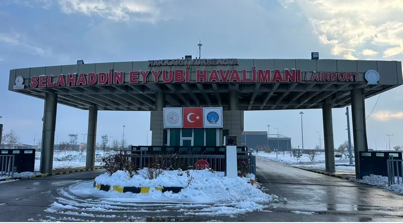 Yüksekova Selahaddin Eyyubi Havalimanı bölgenin en iyisi olma yolunda ilerliyor
