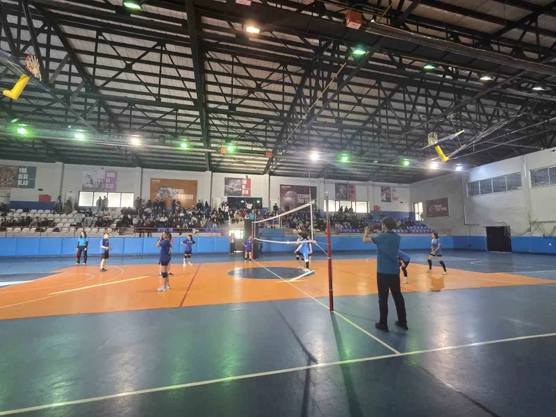 Bitlis’te ‘Okul Sporları Voleybol İl Şampiyonası’ başladı
