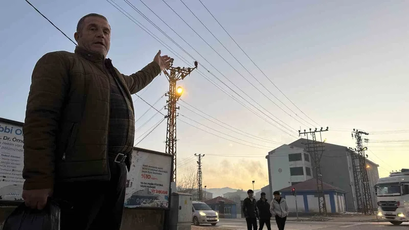 VEDAŞ’ın ihmali can ve mal güvenliğini tehdit ediyor: Yüksekova’nın kalbi tehlike saçıyor