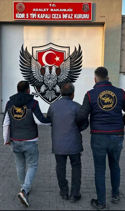 Iğdır’da kasten adam öldürme suçundan aranan zanlı yakalandı

