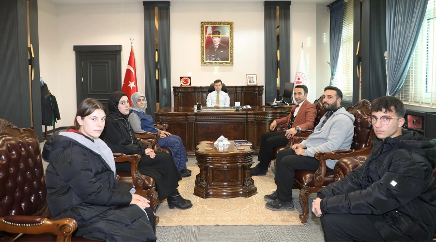 Başkale Kaymakamı Erdoğan, ÇEDES Projesi Kapsamında Gençlerle Buluştu