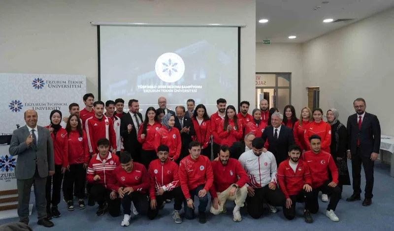 Erzurum Teknik Üniversitesi, ÜNİLİG Türkiye şampiyonluğunu kutladı
