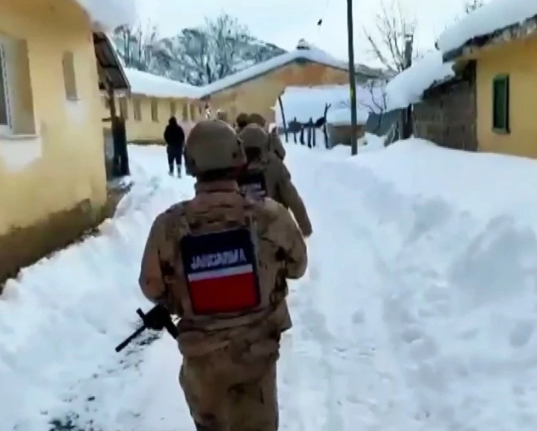 Tunceli merkezli 3 ilde PKK/KCK operasyonu: 9 gözaltı
