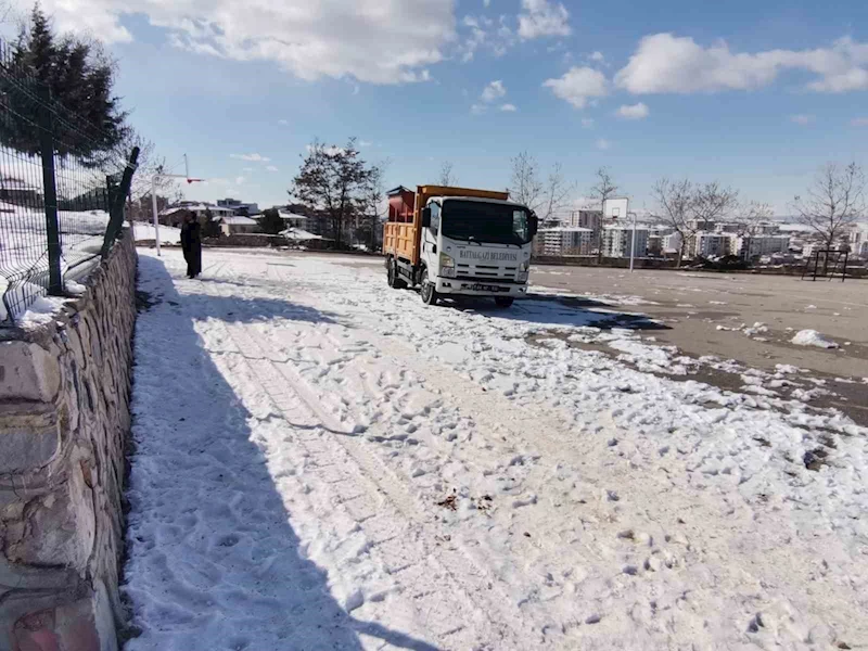 Battalgazi’de kar yağışına karşı erken müdahale
