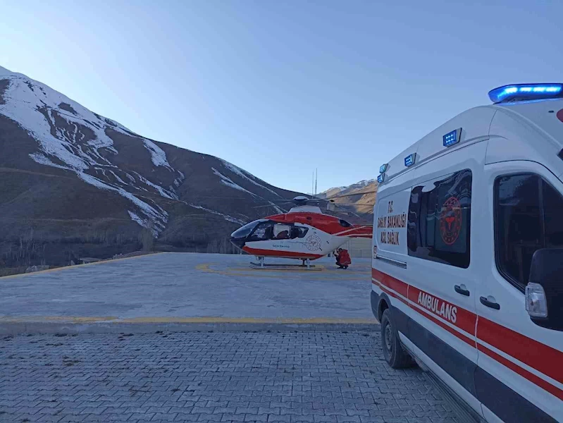 KOAH hastası ambulans helikopterle Van’a sevk edildi