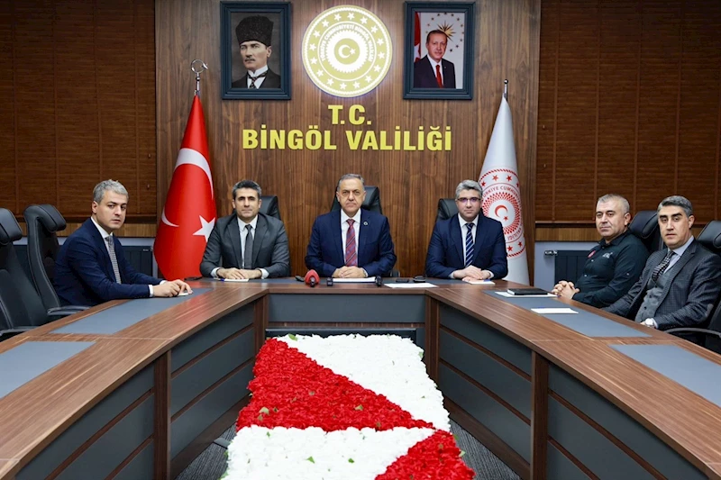 Bingöl’de, depremlerde hayatını kaybedenler anıldı
