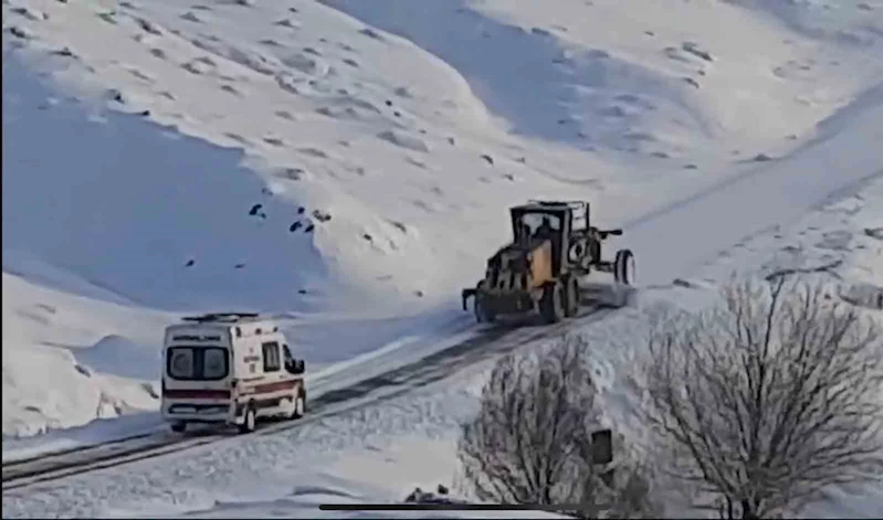 Elazığ’da zorlu kış şartlarında ekipler engel tanımadı
