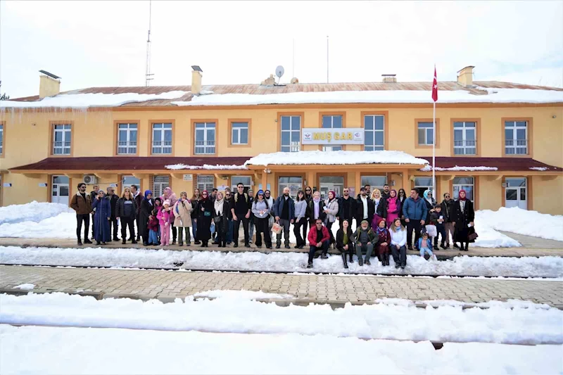 Muşlu doğaseverler trenle Tatvan’a yolculuk etti
