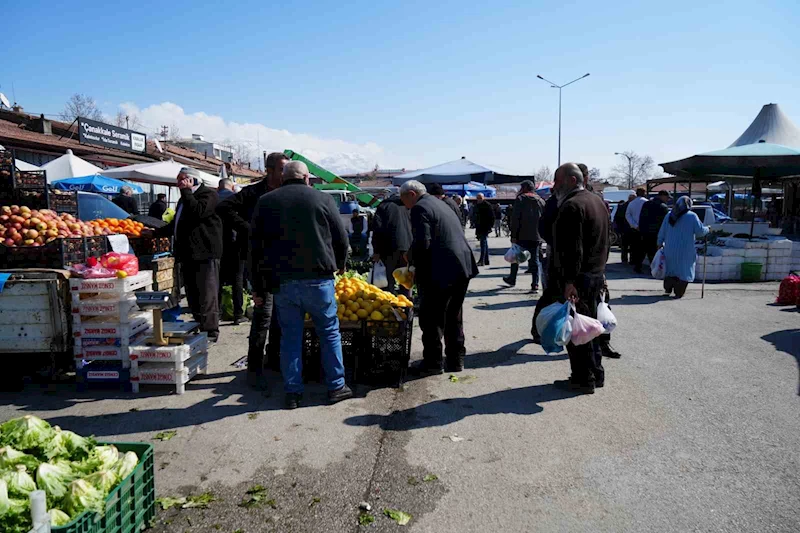 Ticaret satış hacmi yıllık yüzde 5,3 arttı
