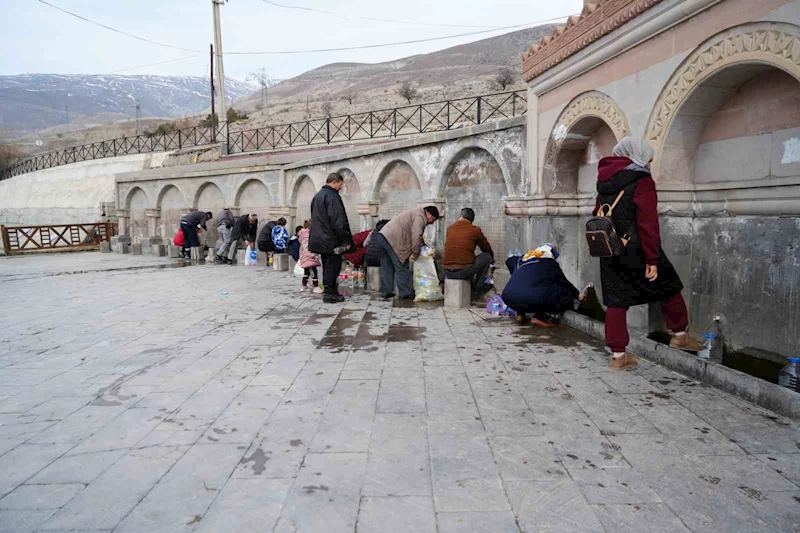 Erzincanlılar ’ekşisu’ ile iftar açıyor
