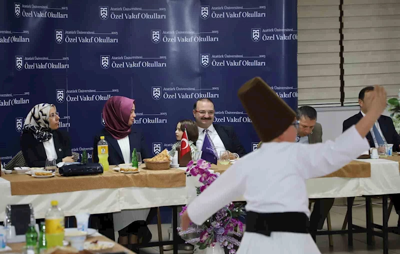 Rektör Hacımüftüoğlu, Özel vakıf okulları tarafından düzenlenen iftar programına katıldı
