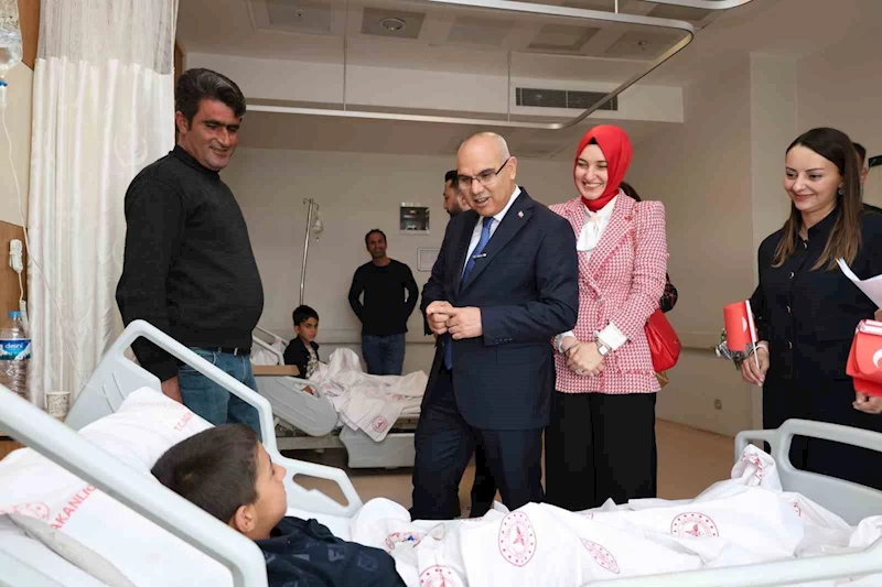 Ağrı’da 23 Nisan coşkusu coşkusu hastane odalarına taşındı
