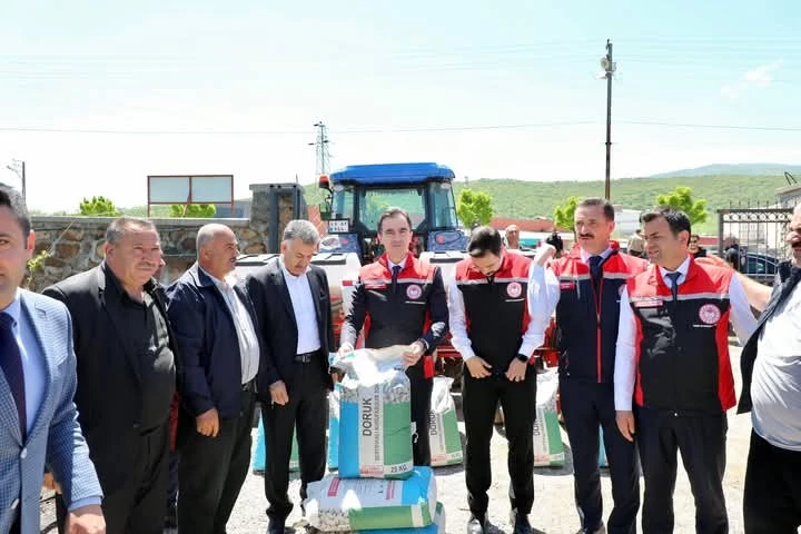 Vali Karakaya, Fasulye Tohumu Dağıtım Töreni’ne katıldı
