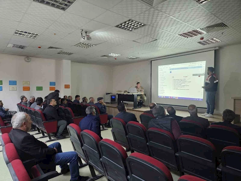 Horasan’da mahalle muhtarlarına yönelik madde bağımlılığı semineri düzenlendi
