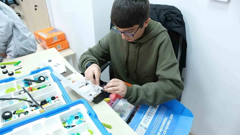 Elazığ’da robotik kodlama eğitimi verilmeye başlandı
