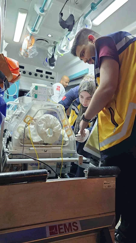 Muş’ta yenidoğan bebek için ambulans uçak havalandı
