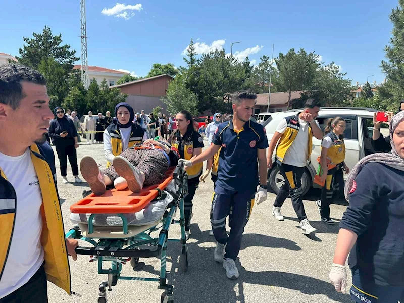 Öğrencilerden gerçeğini aratmayan tatbikat
