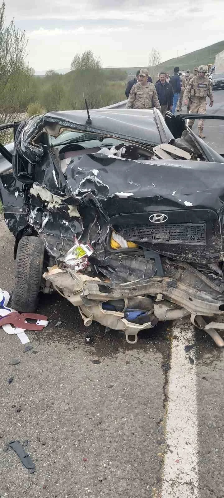 Ağrı’da trafik kazası: 2 ölü, 8 yaralı
