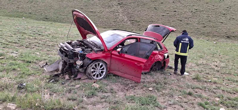 Van’da 50 metrelik uçuruma yuvarlanan otomobilin sürücüsü yaralandı