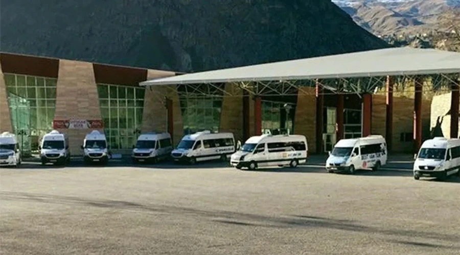 Hakkari-Van Ulaşımında Zam Şoku: Artan Maliyetler Yolcuların Cebini Yakıyor!