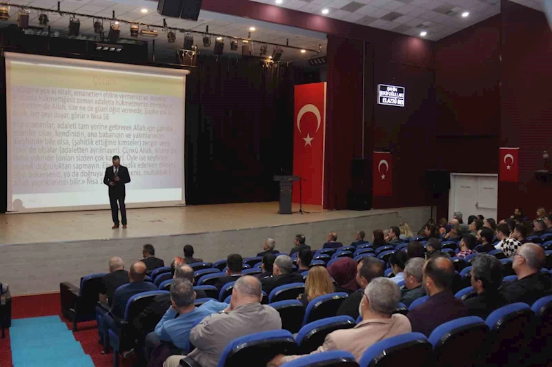 Elazığ’da ’Kamu Etik Kuralları Eğitimi’ konulu seminer düzenlendi
