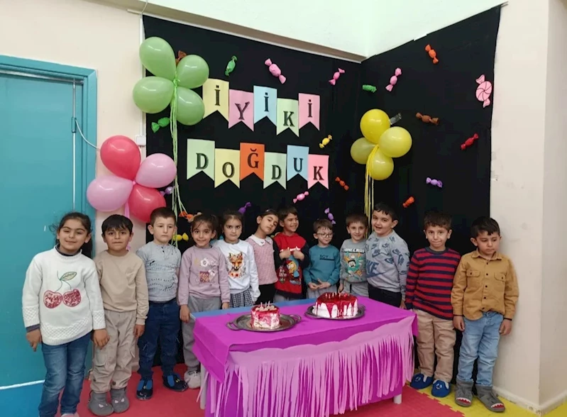 Diyadin’de miniklere ortak doğum günü sürprizi
