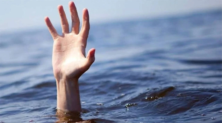 Van Gölü’nde “Ölüm Adası” Uyarısı: Yüzme Sezonu Risklerle Karşı Karşıya 