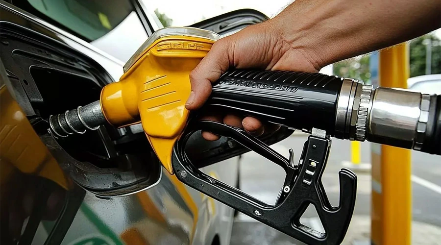 Akaryakıtta Büyük Rahatlama: Benzine ve Motorine Dev İndirim Geldi!