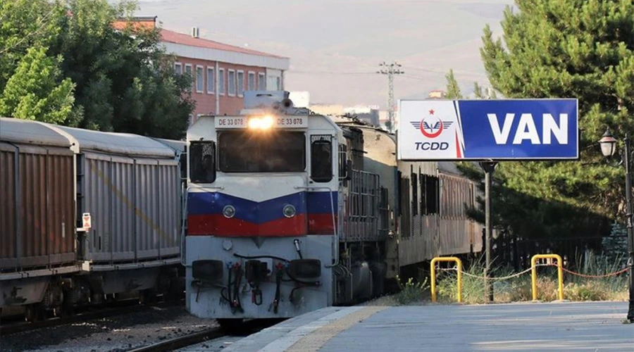 Van-Tahran Tren Seferleri Gerginliğe Rağmen Kesintisiz Devam Ediyor: 11 Binden Fazla Yolcu Güvenle Seyahat Etti