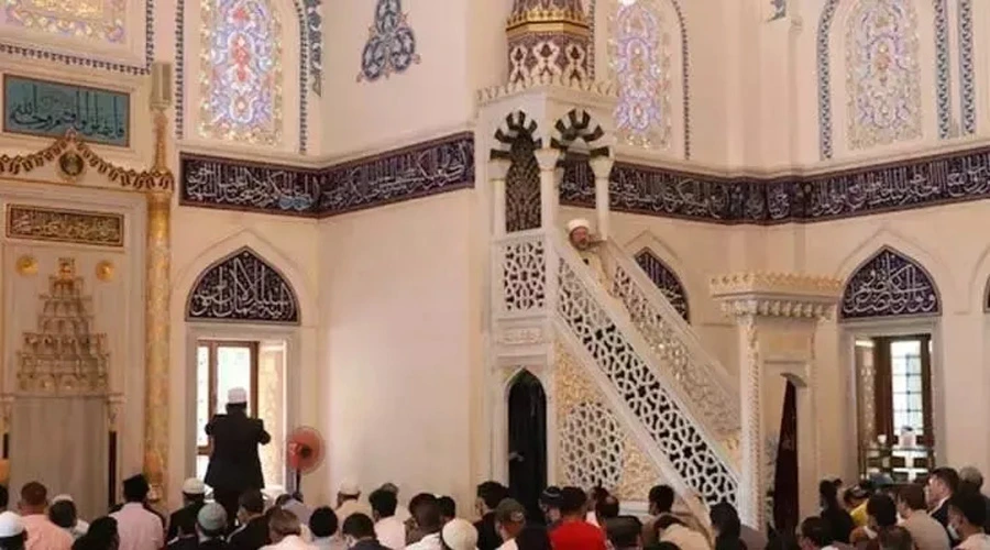 Cuma Hutbesinde Kamu Hakkı Alarmı: Torpil ve Adam Kayırmaya Sert Uyarı!