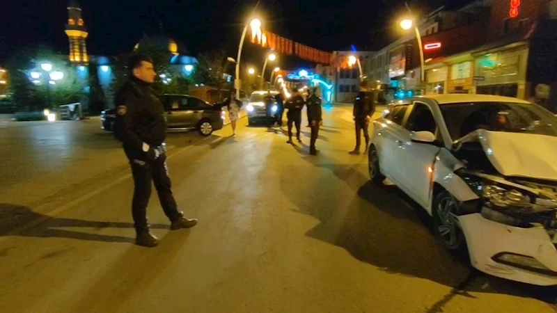 Otomobil içerisindeki tartışma kazaya neden oldu

