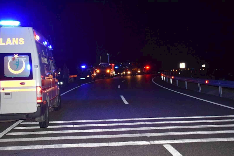 Malatya’da kontrolden çıkan minibüs yan yattı: 4 yaralı
