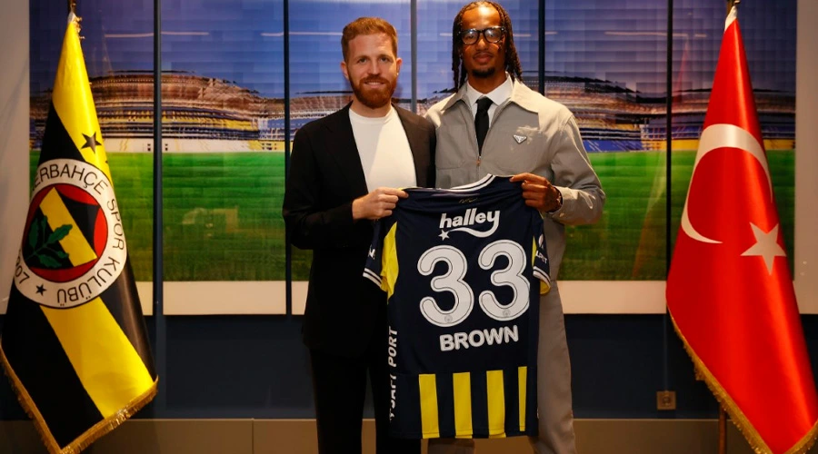 Fenerbahçe, Sol Bek Mevkiisine İngiliz Takviyesi: Archie Brown Resmi Sözleşmeye İmza Attı