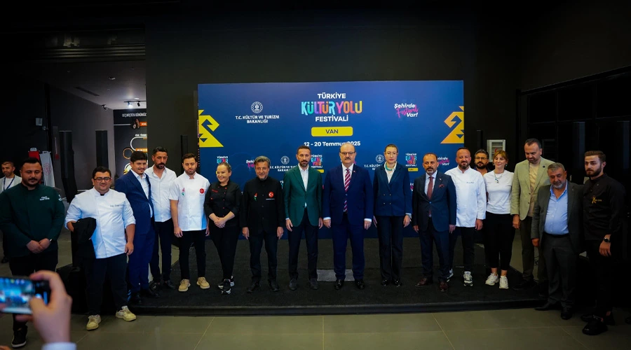 Van Kültür Yolu Festivali Tüm Coşkusuyla Başladı