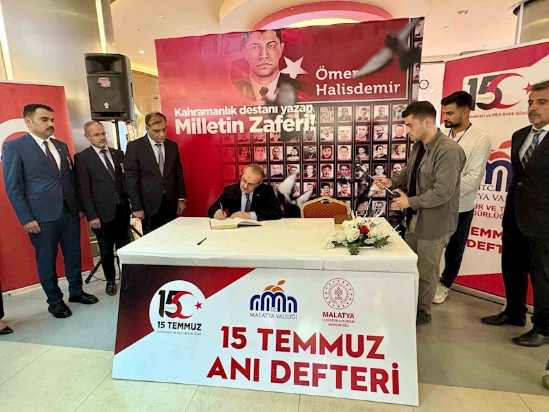 15 Temmuz Temalı Sergi ve Anı Defteri ilgi gördü
