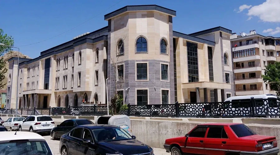 İpekyolu Kaymakamlığı Yeni Hizmet Binasına Taşındı: Vatandaşlar Hangi Kurumların Bulunduğunu Merak Ediyor