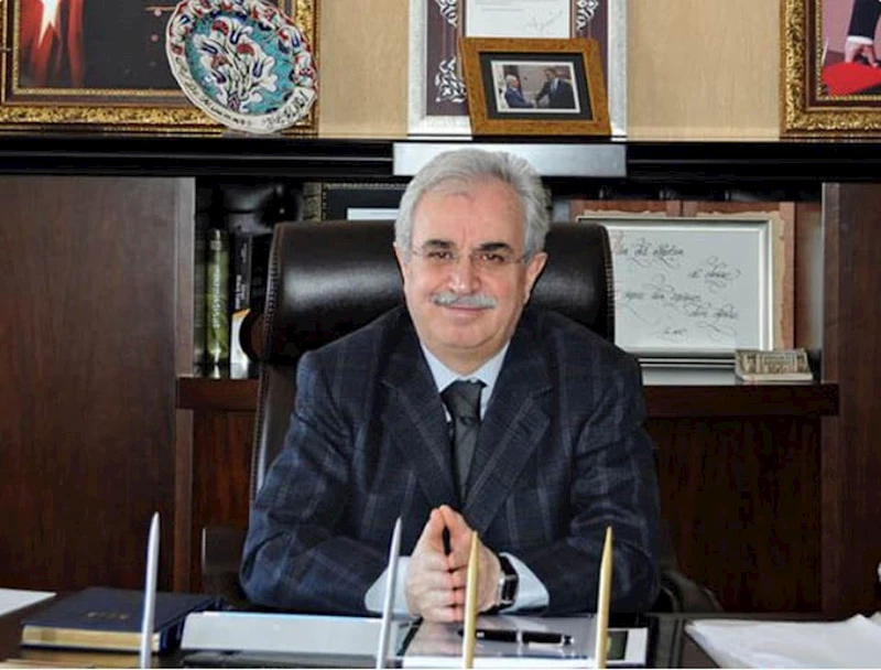 Prof. Dr. Muammer Yaylalı kalbine yenik düştü
