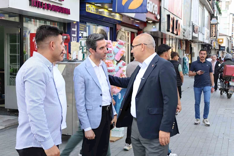 Ağrı Valisi Koç esnafı ziyaret etti, vatandaşların taleplerini dinledi
