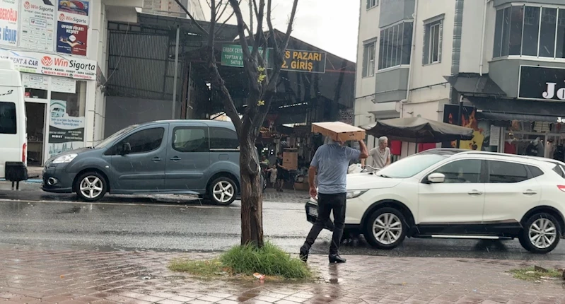 Iğdır’da kavurucu sıcakların ardından sağanak yağış etkili oldu
