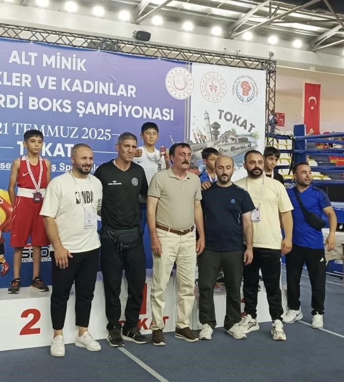 Azad Ali Yaşar’dan Türkiye derecesi
