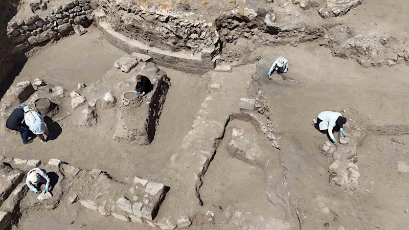 Ahlat Selçuklu Kalesi’nde başlatılan kazılar tarihe ışık tutacak
