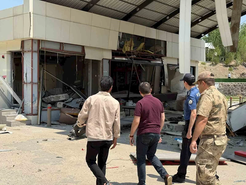 Kaymakamı Bulut, petrol istasyonunda incelemelerde bulundu
