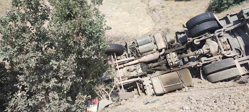 Elazığ’da tır devrildi: 1 yaralı
