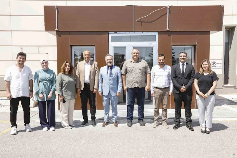 Atatürk Üniversitesi’nde yenilikçi projelerle öne çıkan başarılar destekleniyor

