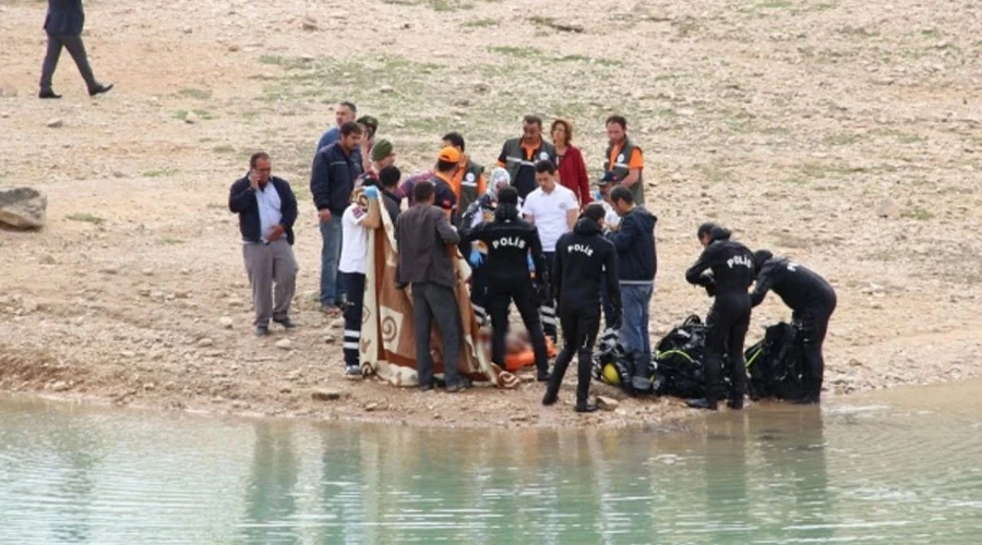 Van Gölü Kıyısında Cansız Bedeni Bulunan Kadının Kimliği Belirlendi